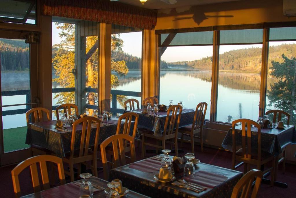 Lac Le Jeune Nature Resort Logan Lake Esterno foto