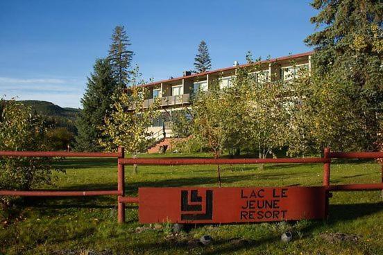 Lac Le Jeune Nature Resort Logan Lake Esterno foto