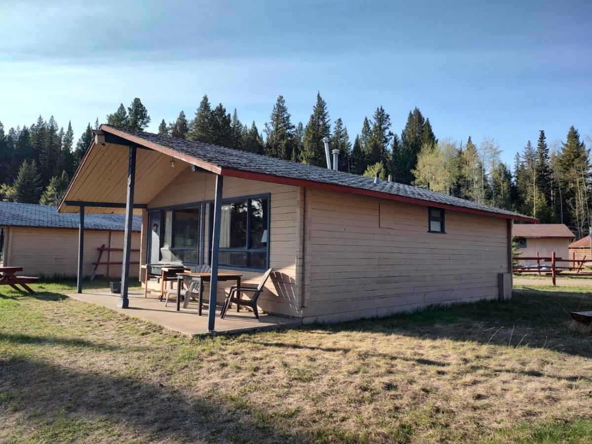 Lac Le Jeune Nature Resort Logan Lake Esterno foto