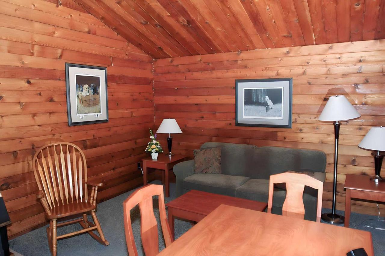 Lac Le Jeune Nature Resort Logan Lake Esterno foto