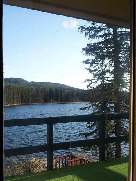 Lac Le Jeune Nature Resort Logan Lake Esterno foto