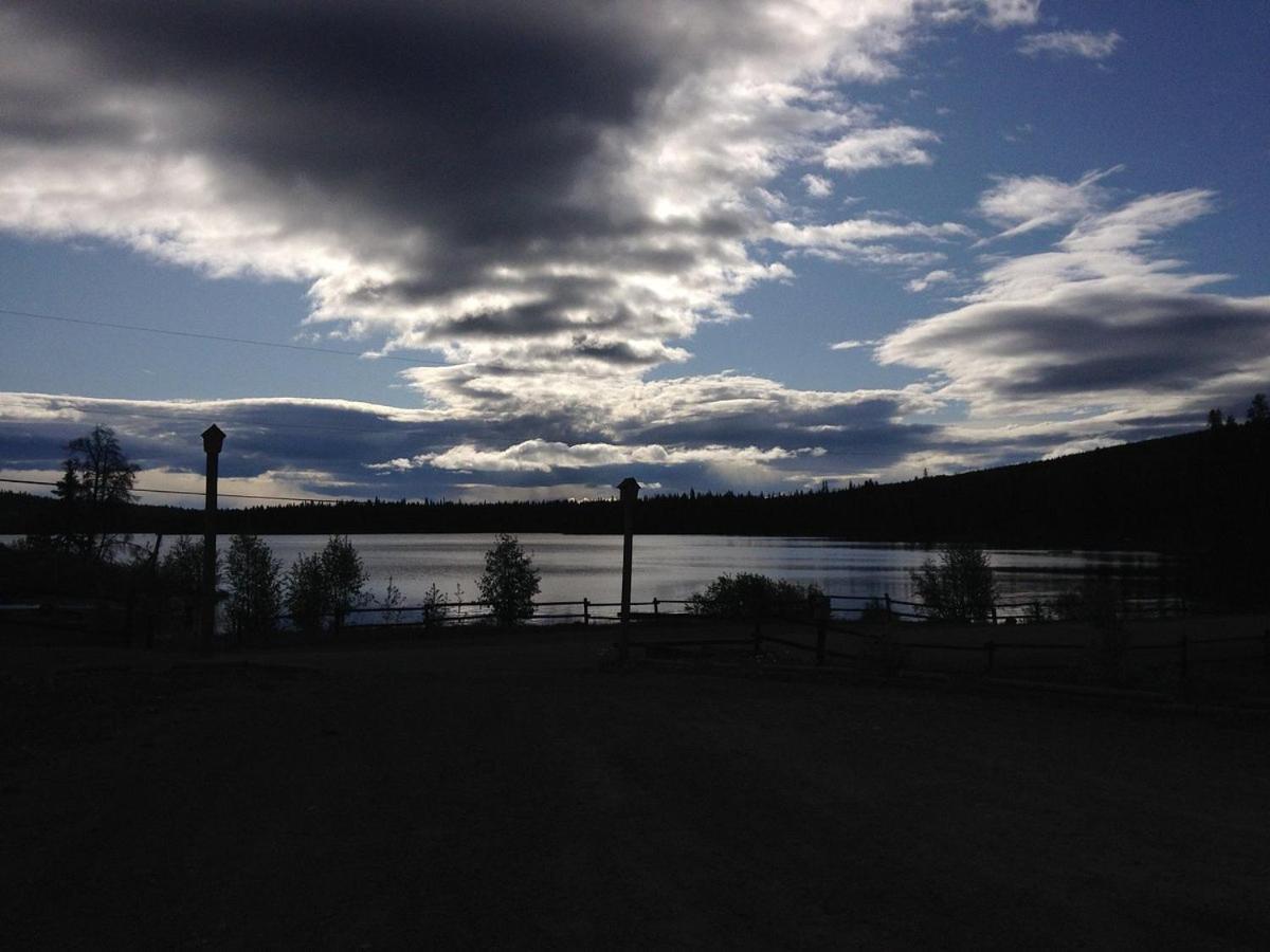 Lac Le Jeune Nature Resort Logan Lake Esterno foto