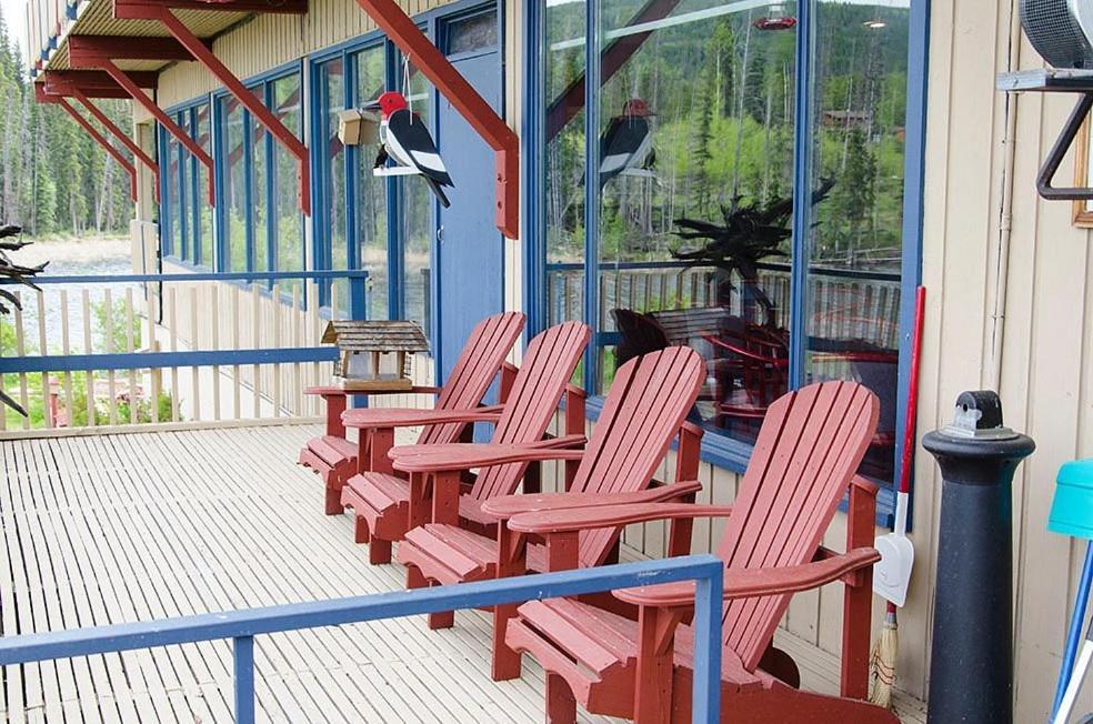 Lac Le Jeune Nature Resort Logan Lake Esterno foto