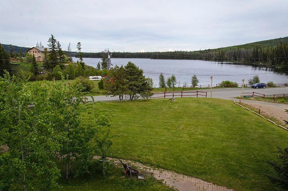 Lac Le Jeune Nature Resort Logan Lake Esterno foto