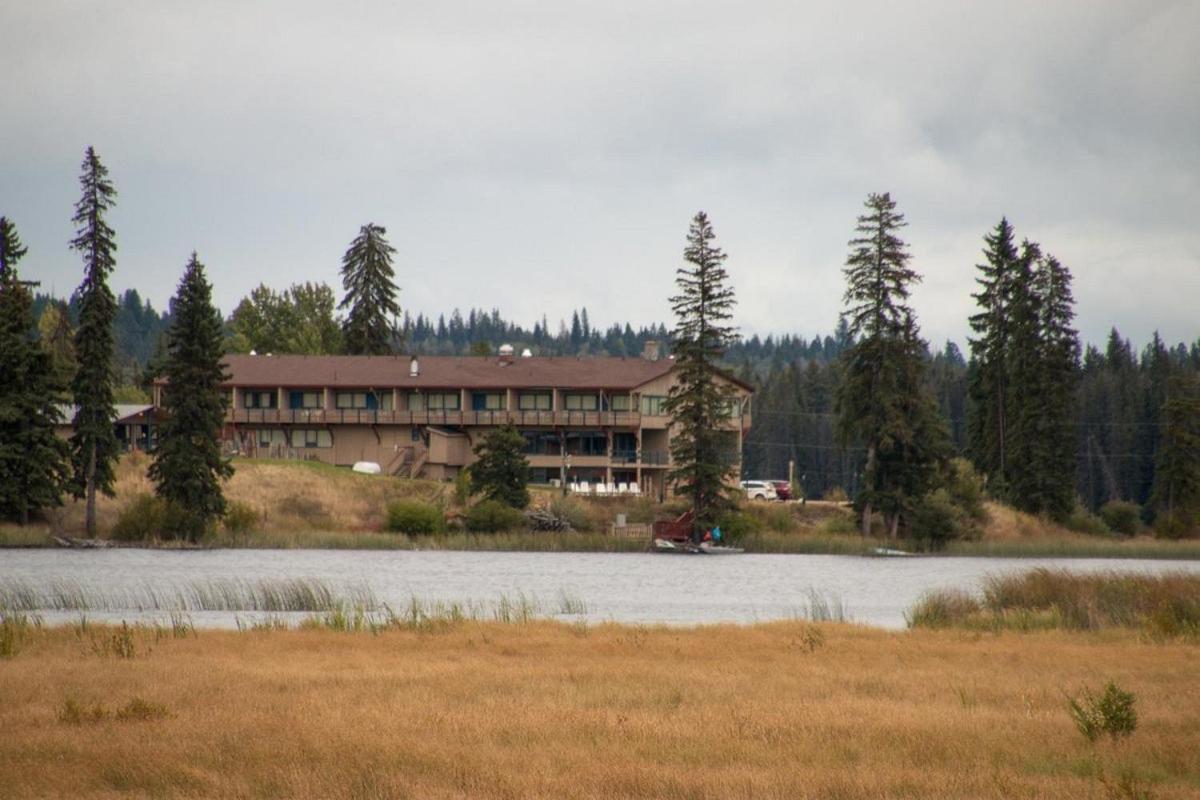 Lac Le Jeune Nature Resort Logan Lake Esterno foto