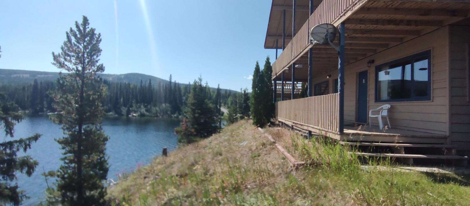 Lac Le Jeune Nature Resort Logan Lake Esterno foto