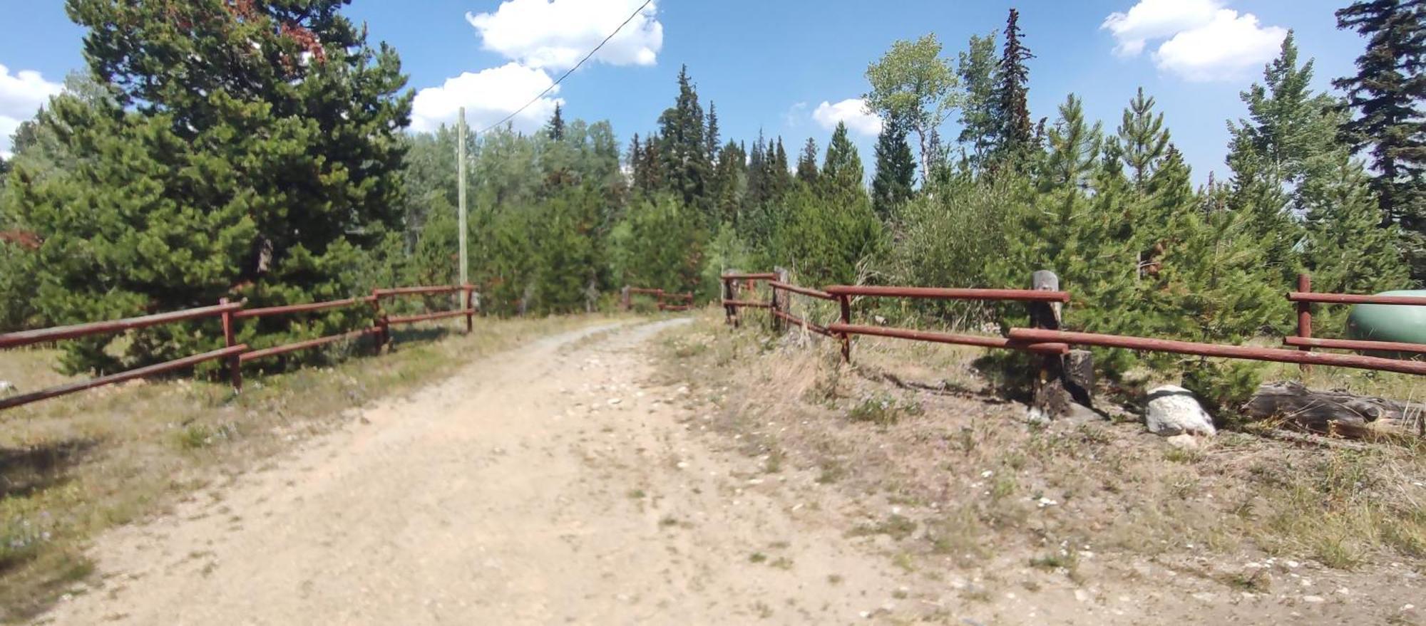 Lac Le Jeune Nature Resort Logan Lake Esterno foto